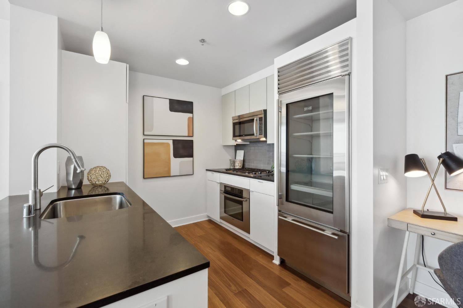 501 Beale Street # 19B