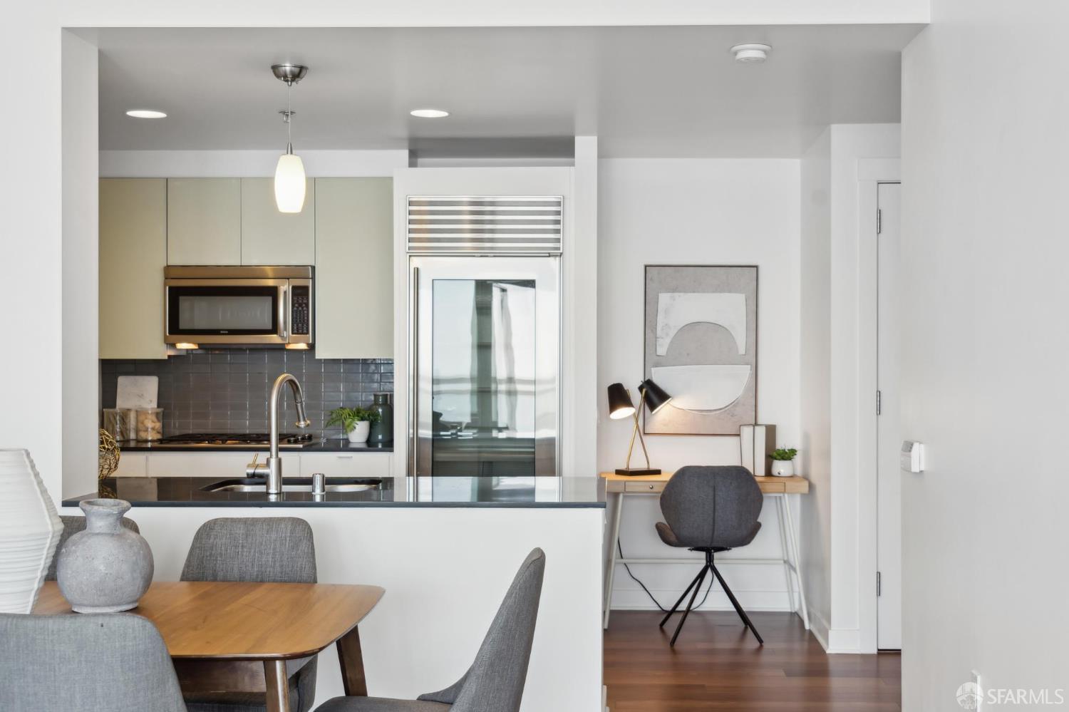 501 Beale Street # 19B