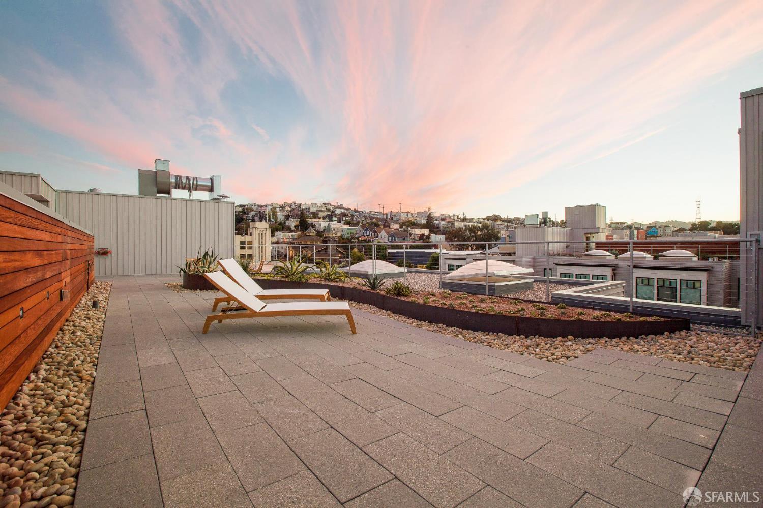 310 Carolina Street # 402