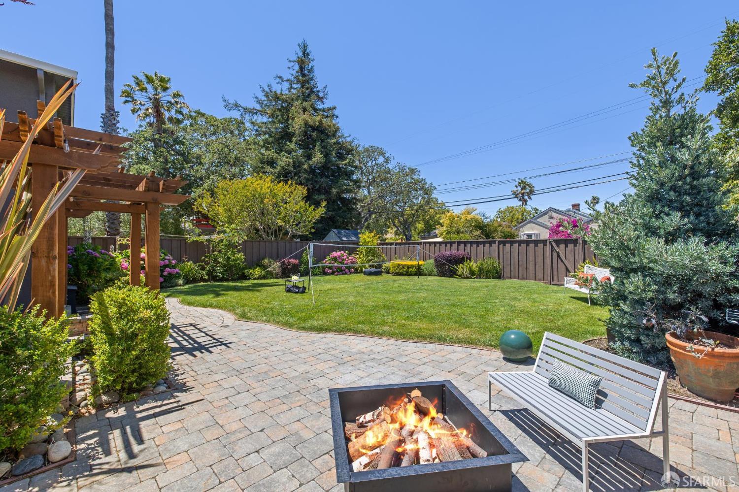 29 16th Avenue
