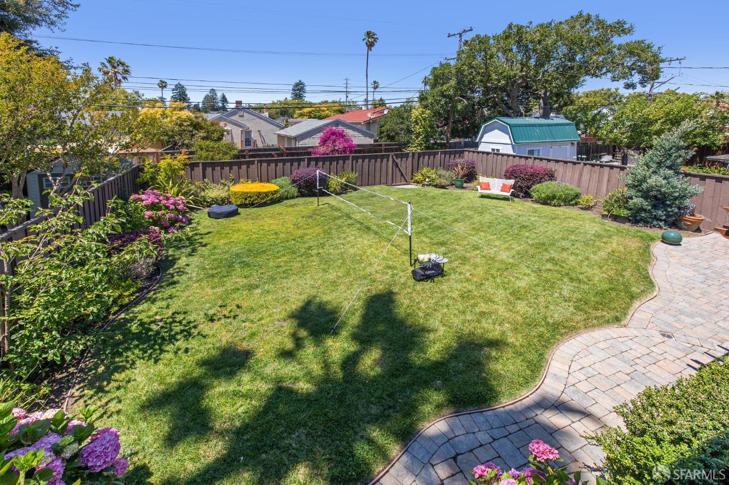 29 16th Avenue