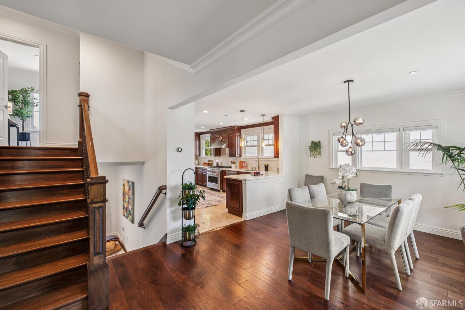 29 16th Avenue