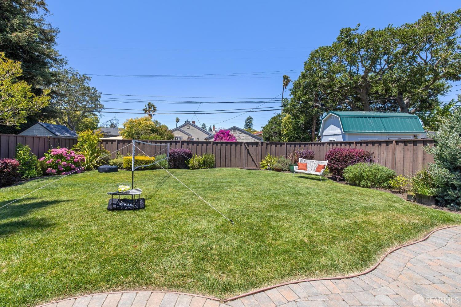 29 16th Avenue
