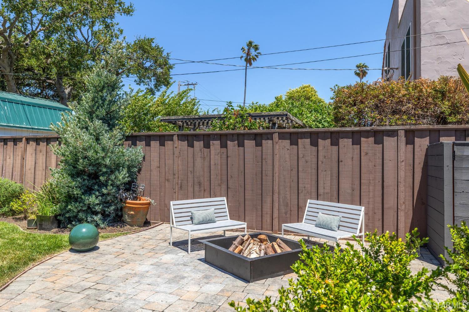 29 16th Avenue
