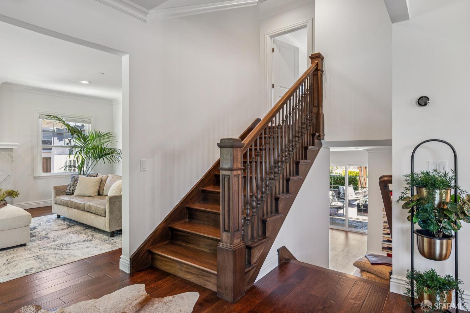 29 16th Avenue