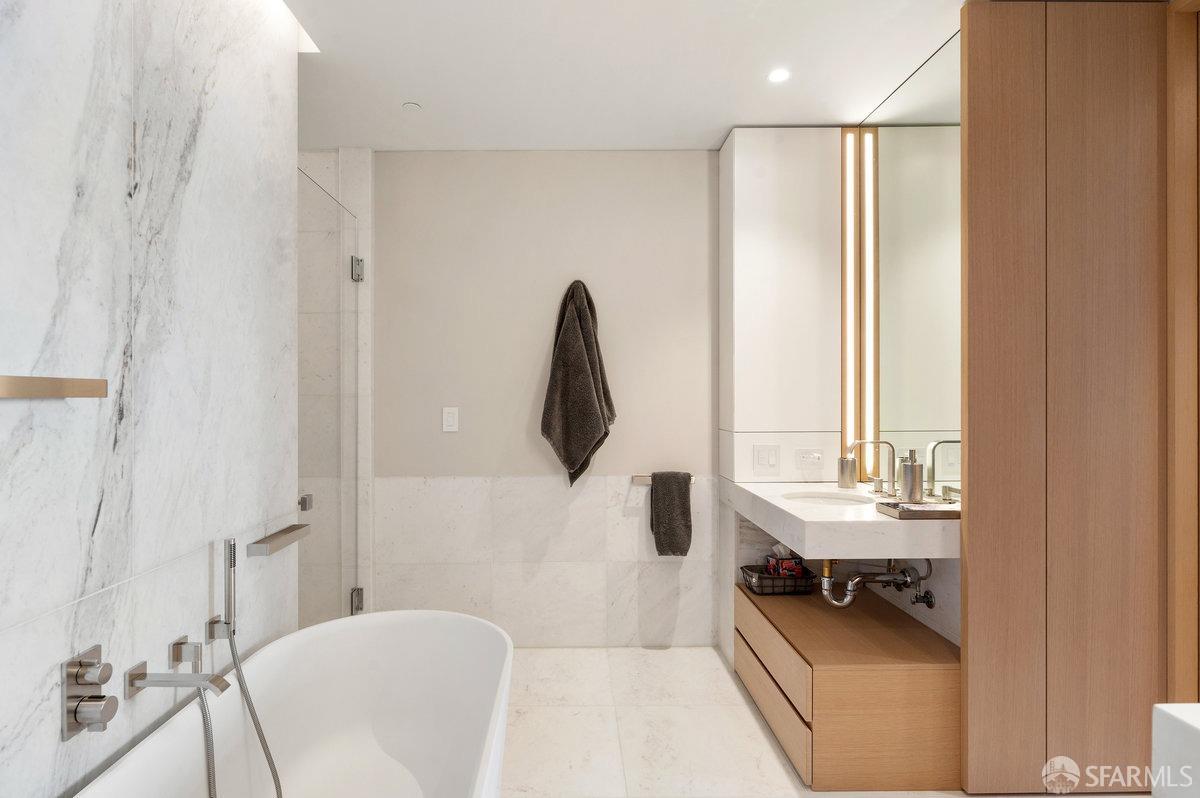 1 Steuart Lane # 1502