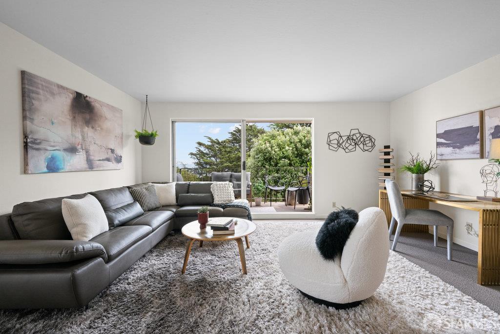 160 Gardenside Drive # 101