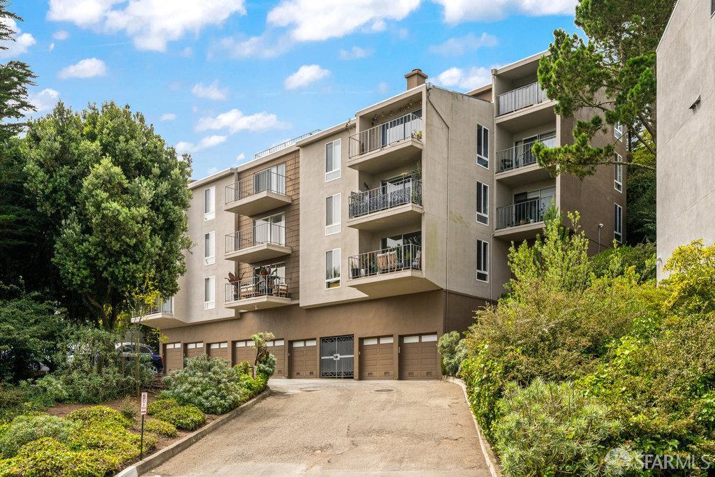 160 Gardenside Drive # 101