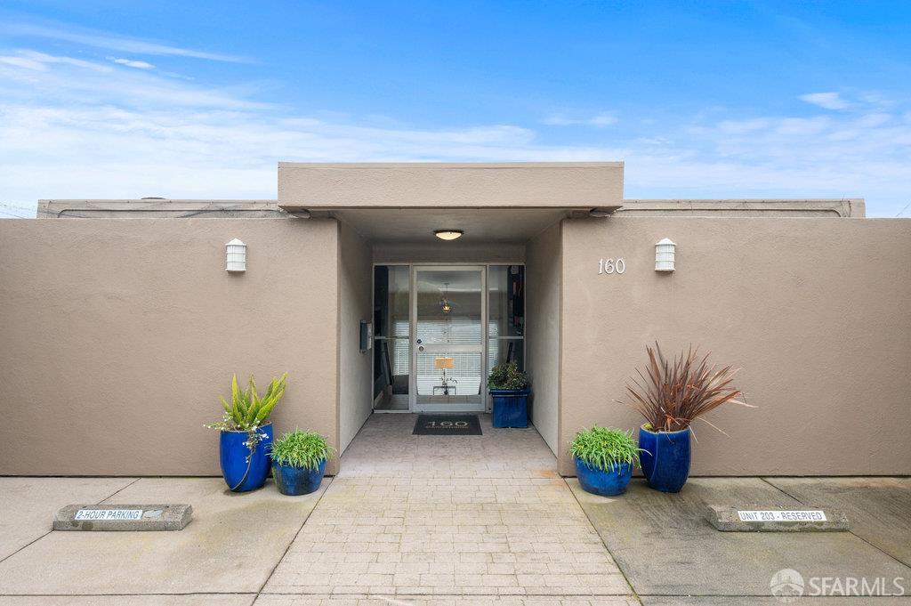 160 Gardenside Drive # 101