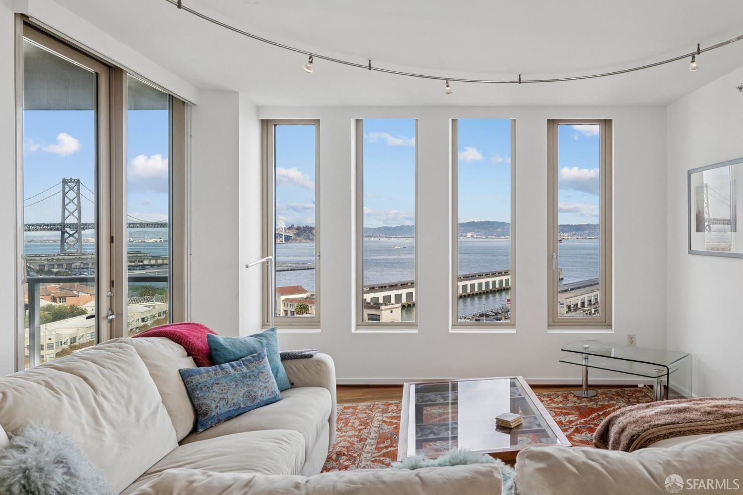 88 King Street # 1305