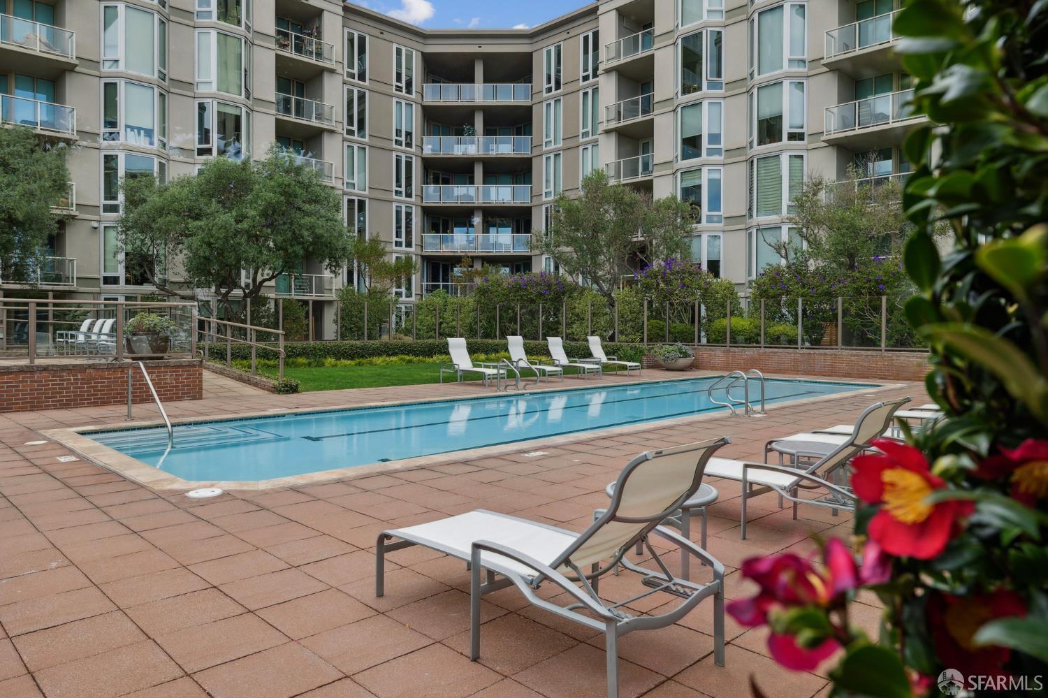 88 King Street # 1305