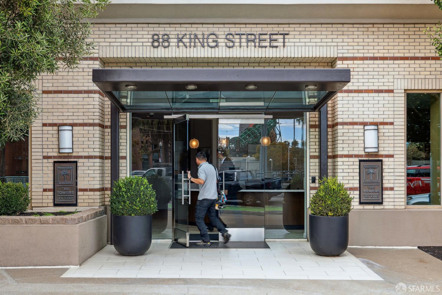 88 King Street # 1305