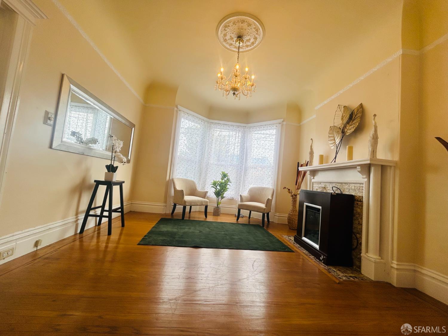 2436-2438 Bryant Street