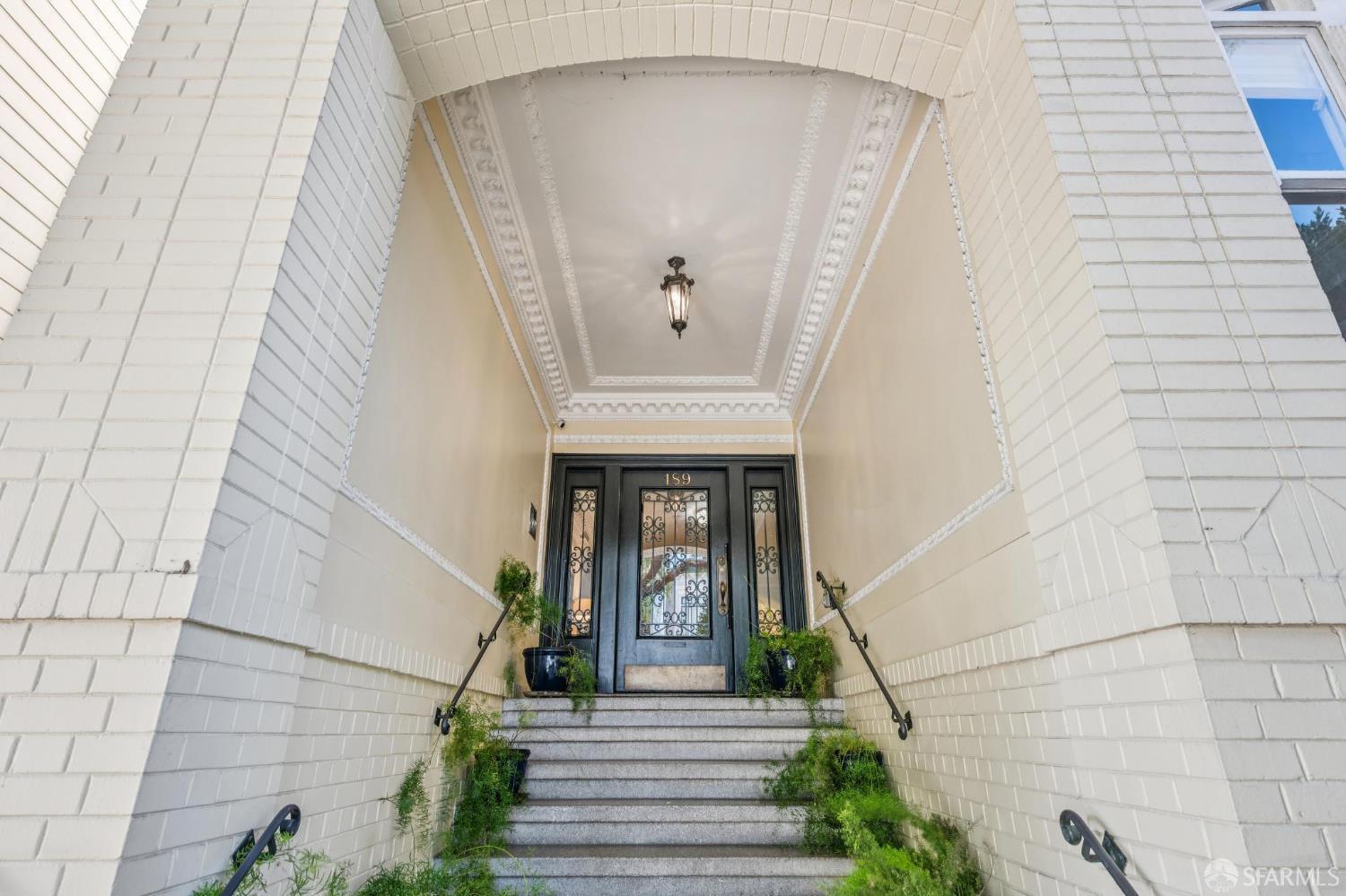 189 Commonwealth Avenue # 3