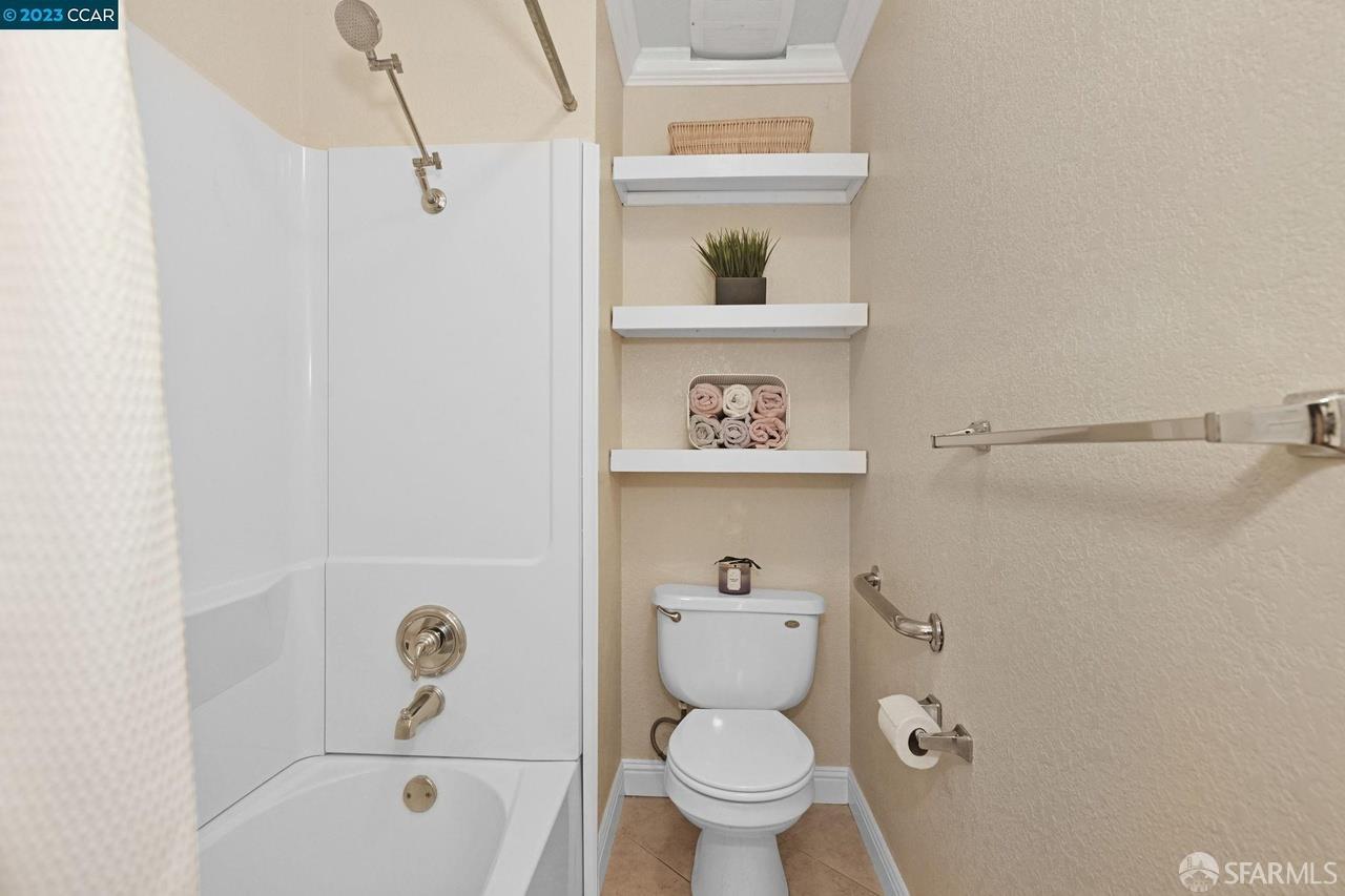 1391 Monument Boulevard # 20