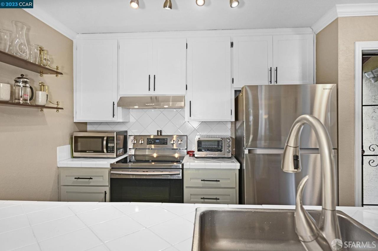 1391 Monument Boulevard # 20