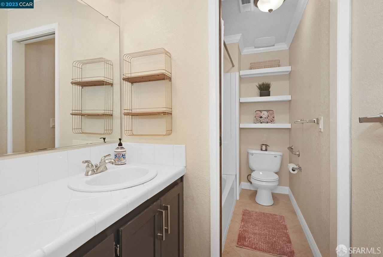 1391 Monument Boulevard # 20