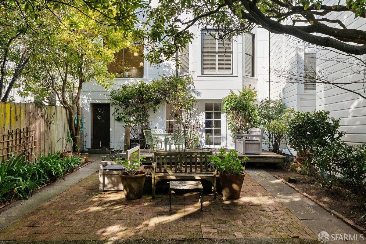 335 Lake Street
