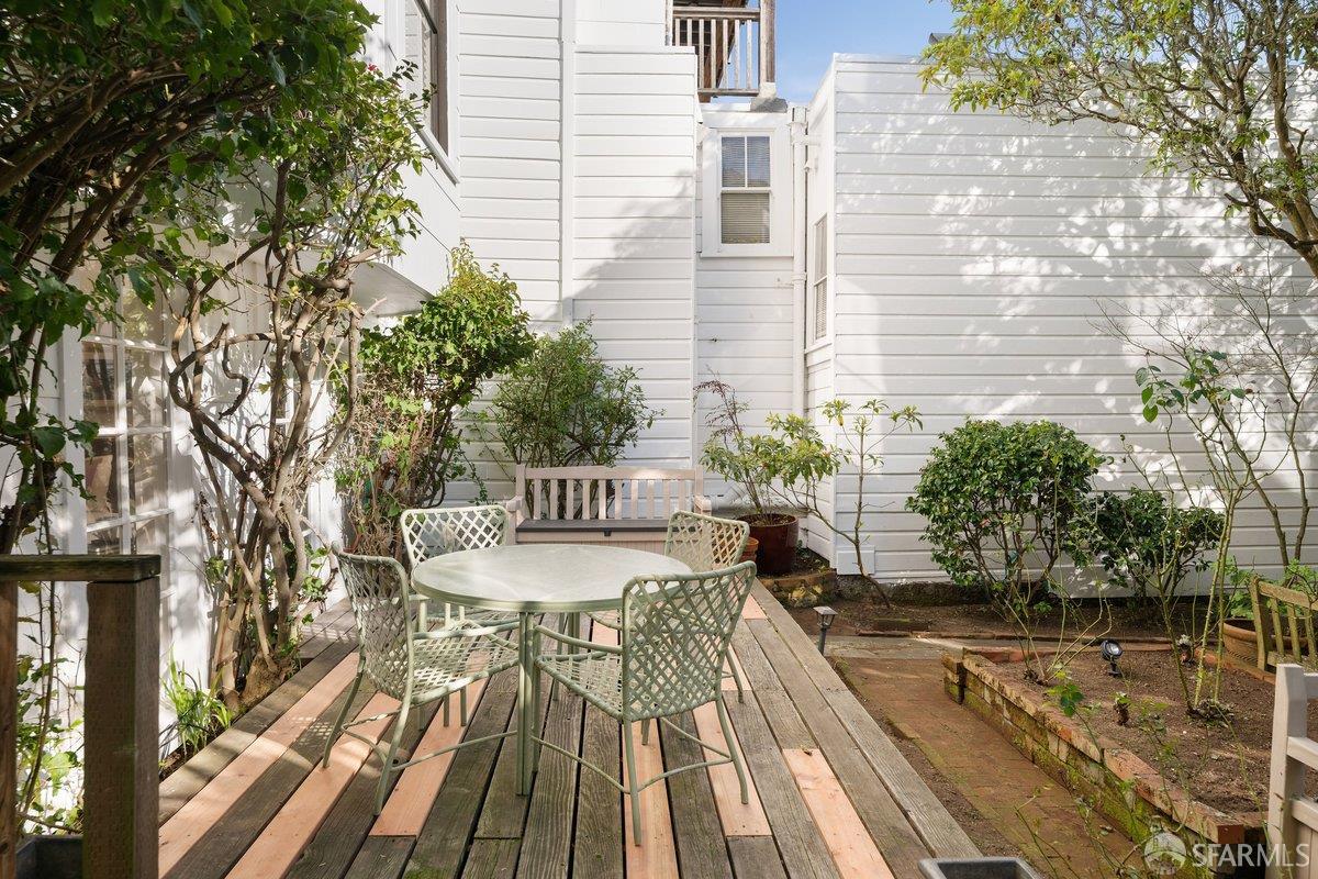 335 Lake Street