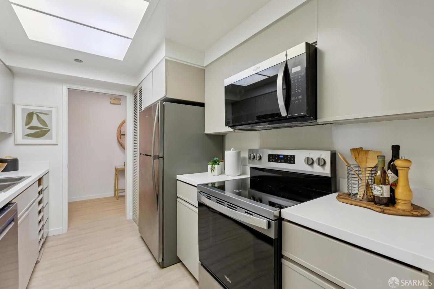 101 Lombard # 407W
