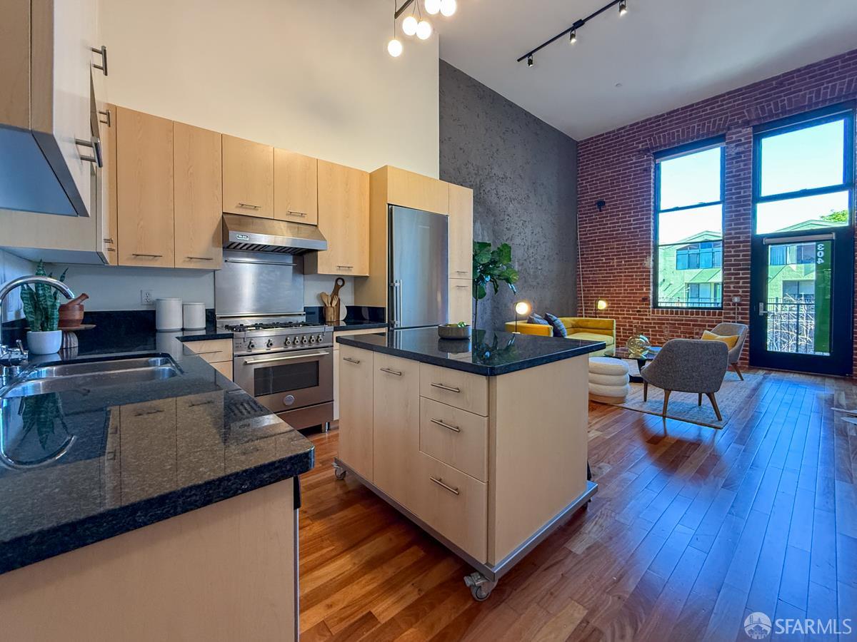 851 Indiana Street # 304