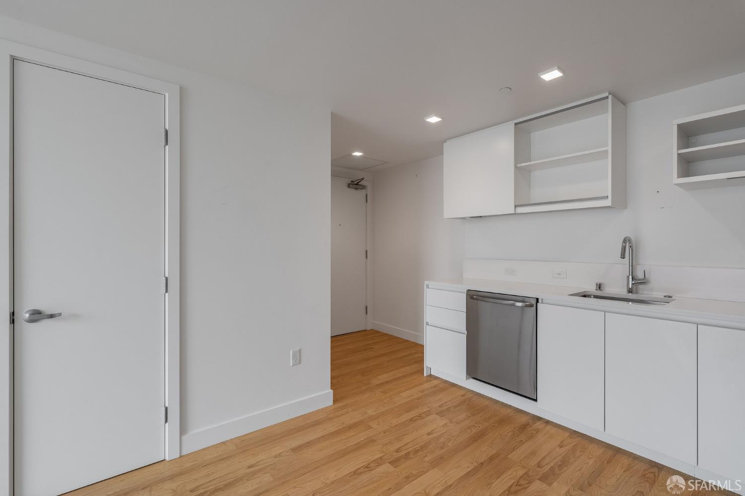 1545 Pine Street # 706