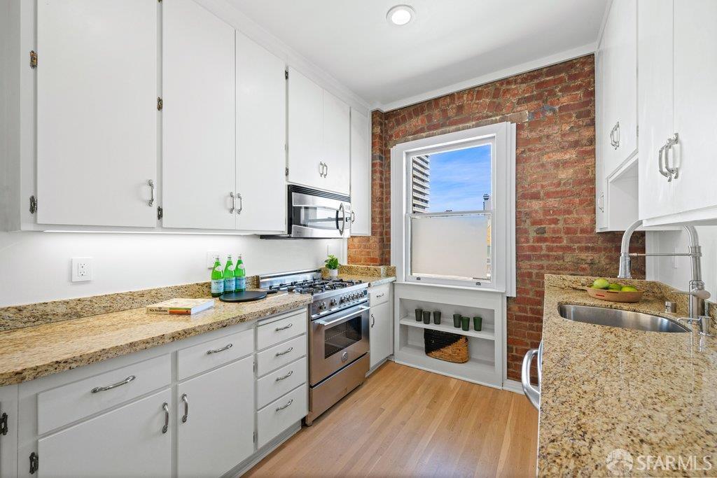 2299 Sacramento Street # 18