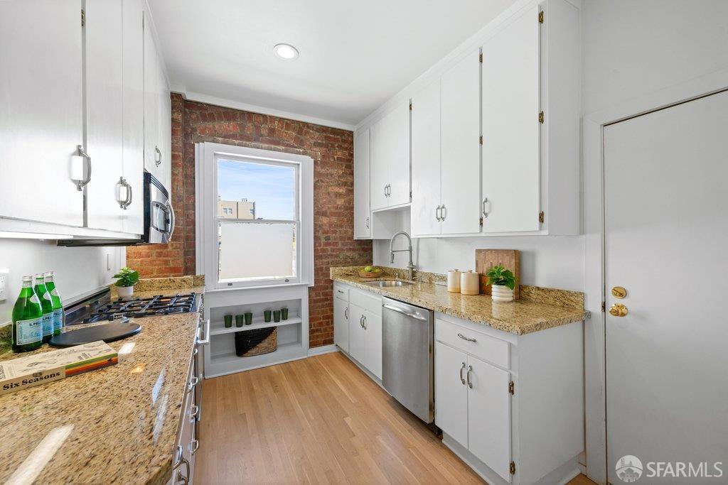 2299 Sacramento Street # 18