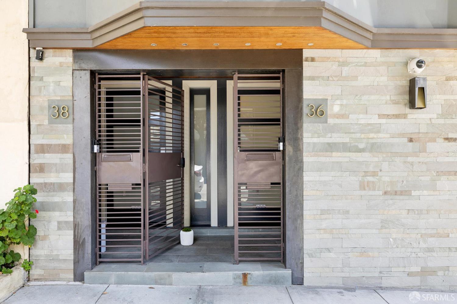 36 Camp Street