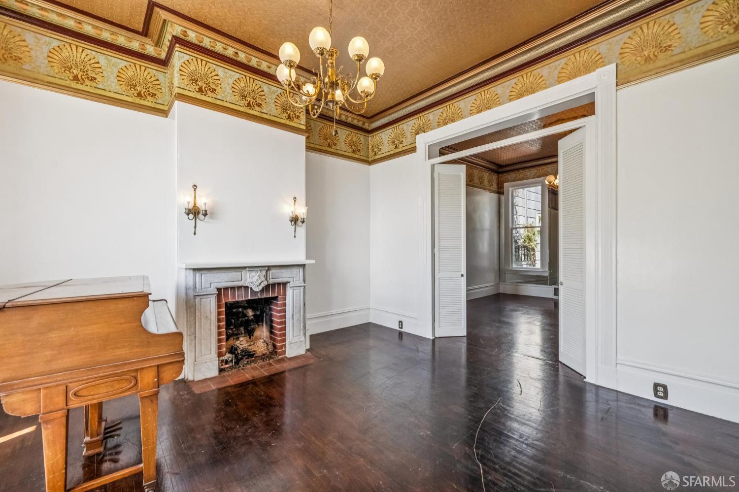 3846 Cesar Chavez Street