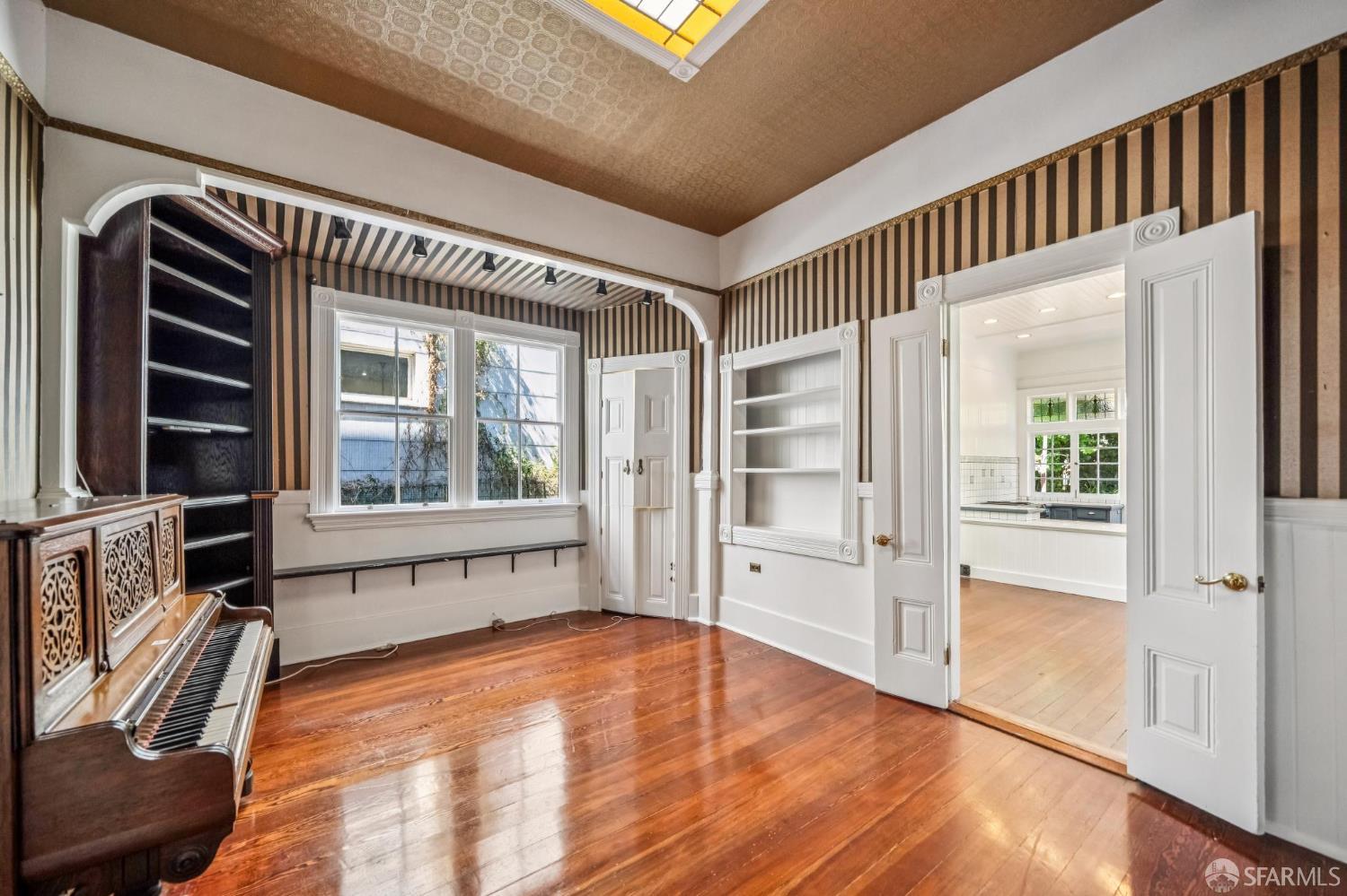 3846 Cesar Chavez Street