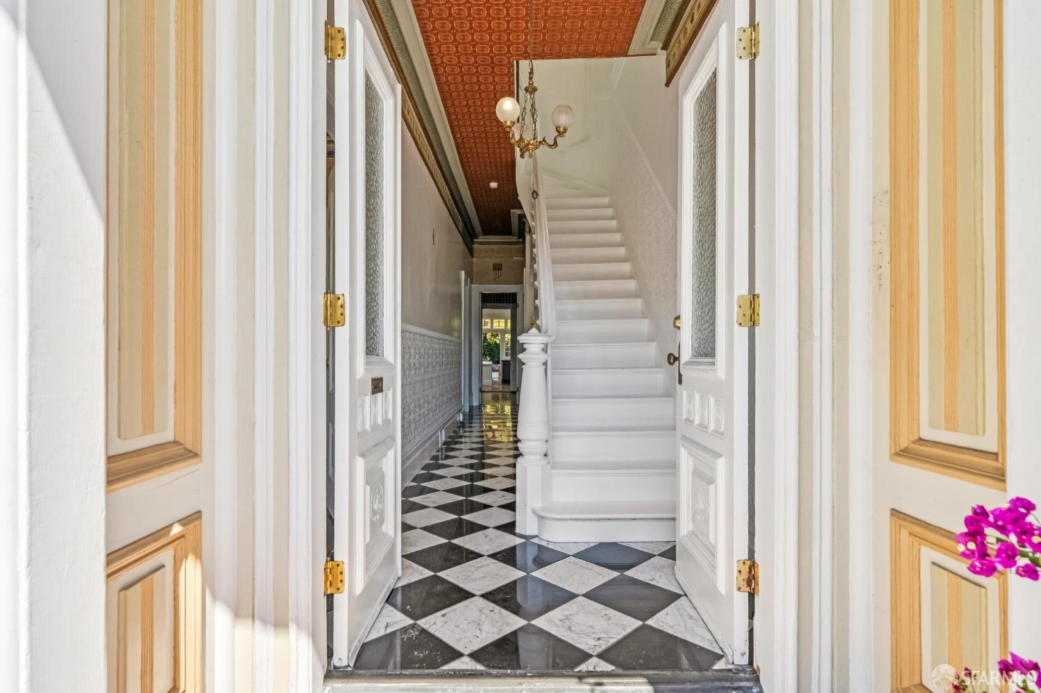 3846 Cesar Chavez Street