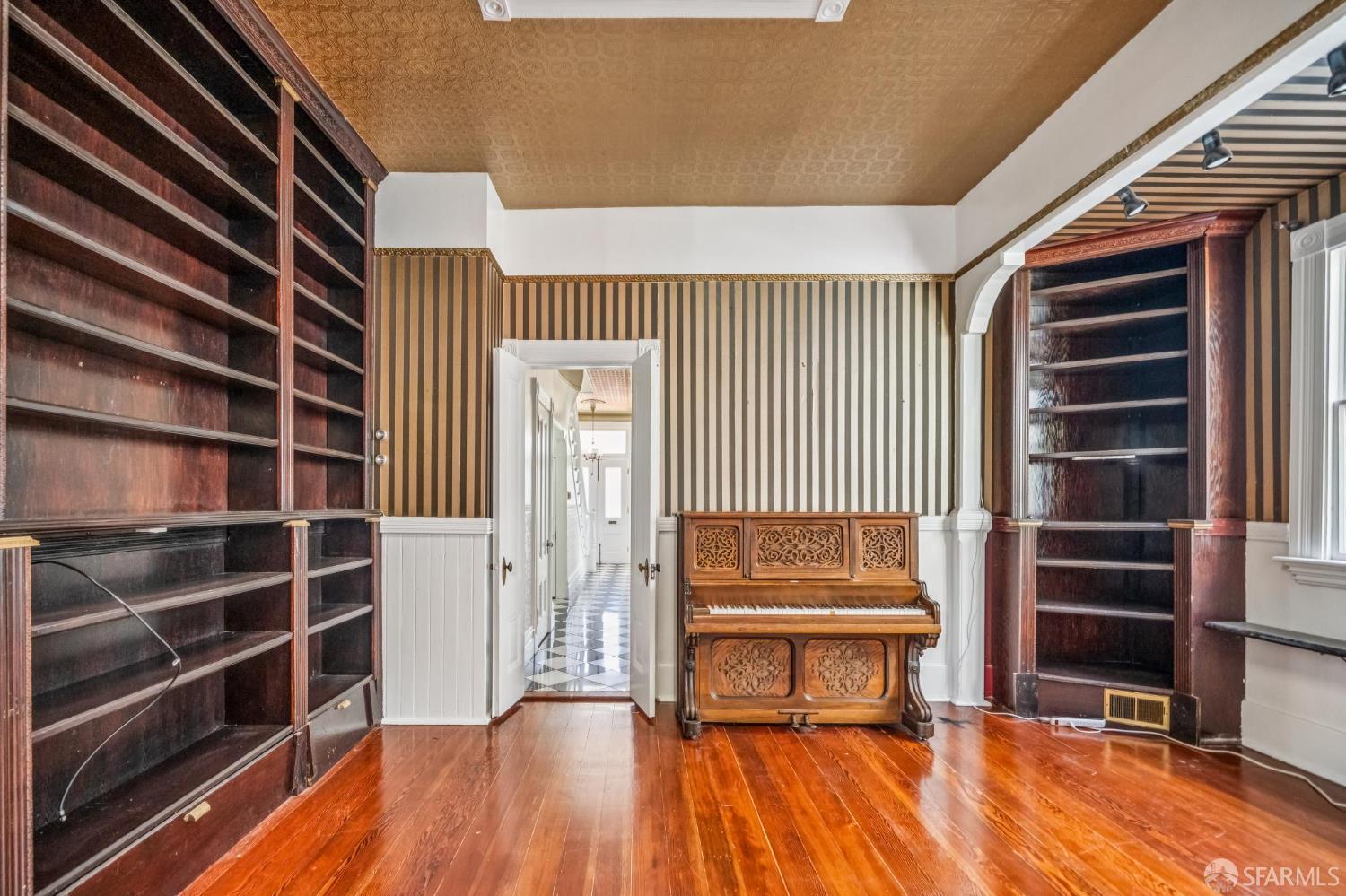 3846 Cesar Chavez Street