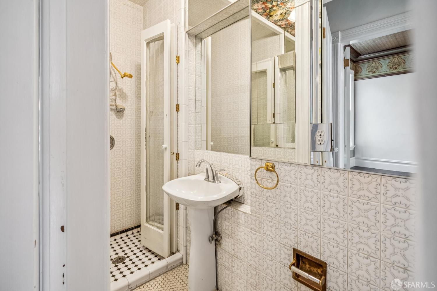 3846 Cesar Chavez Street