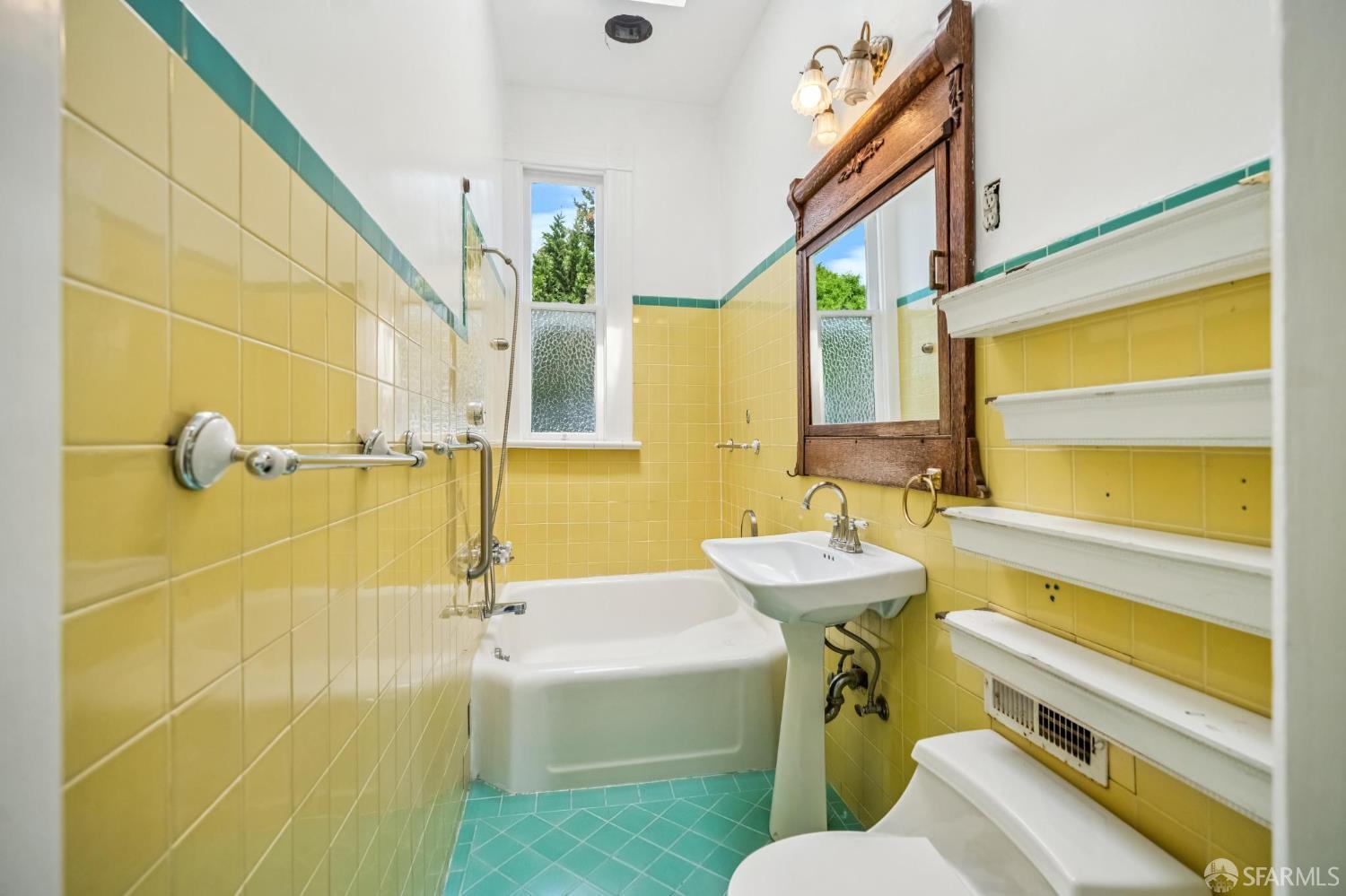 3846 Cesar Chavez Street