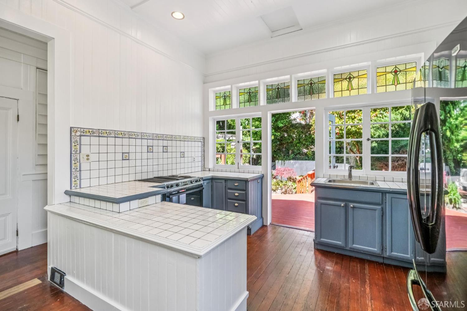 3846 Cesar Chavez Street