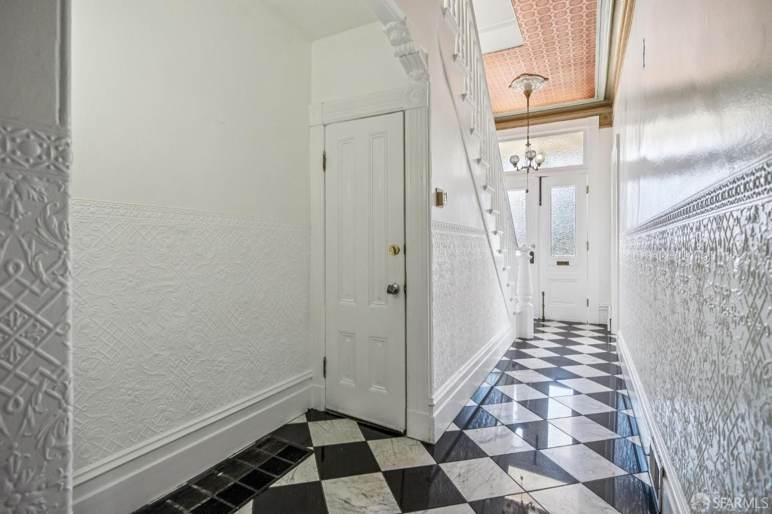 3846 Cesar Chavez Street