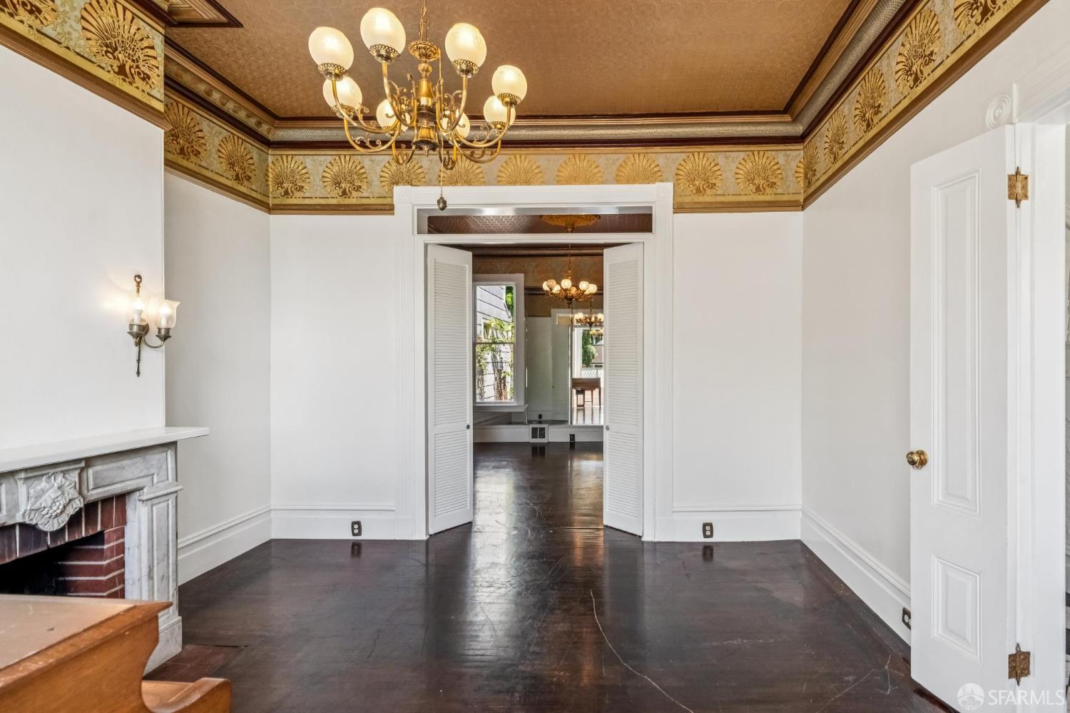 3846 Cesar Chavez Street