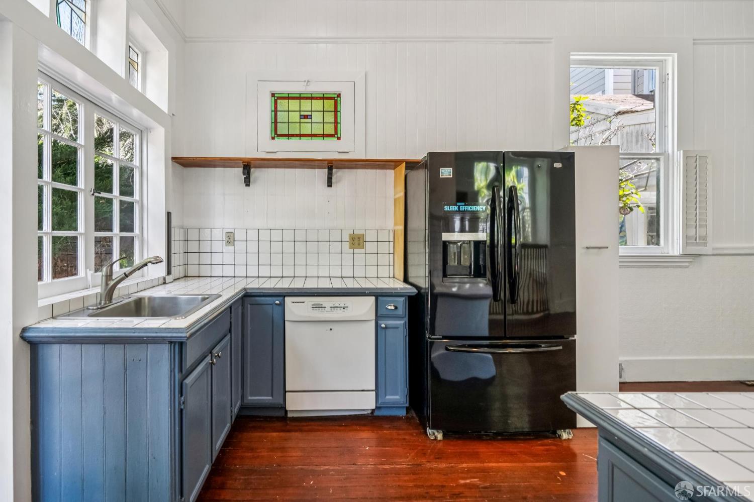 3846 Cesar Chavez Street