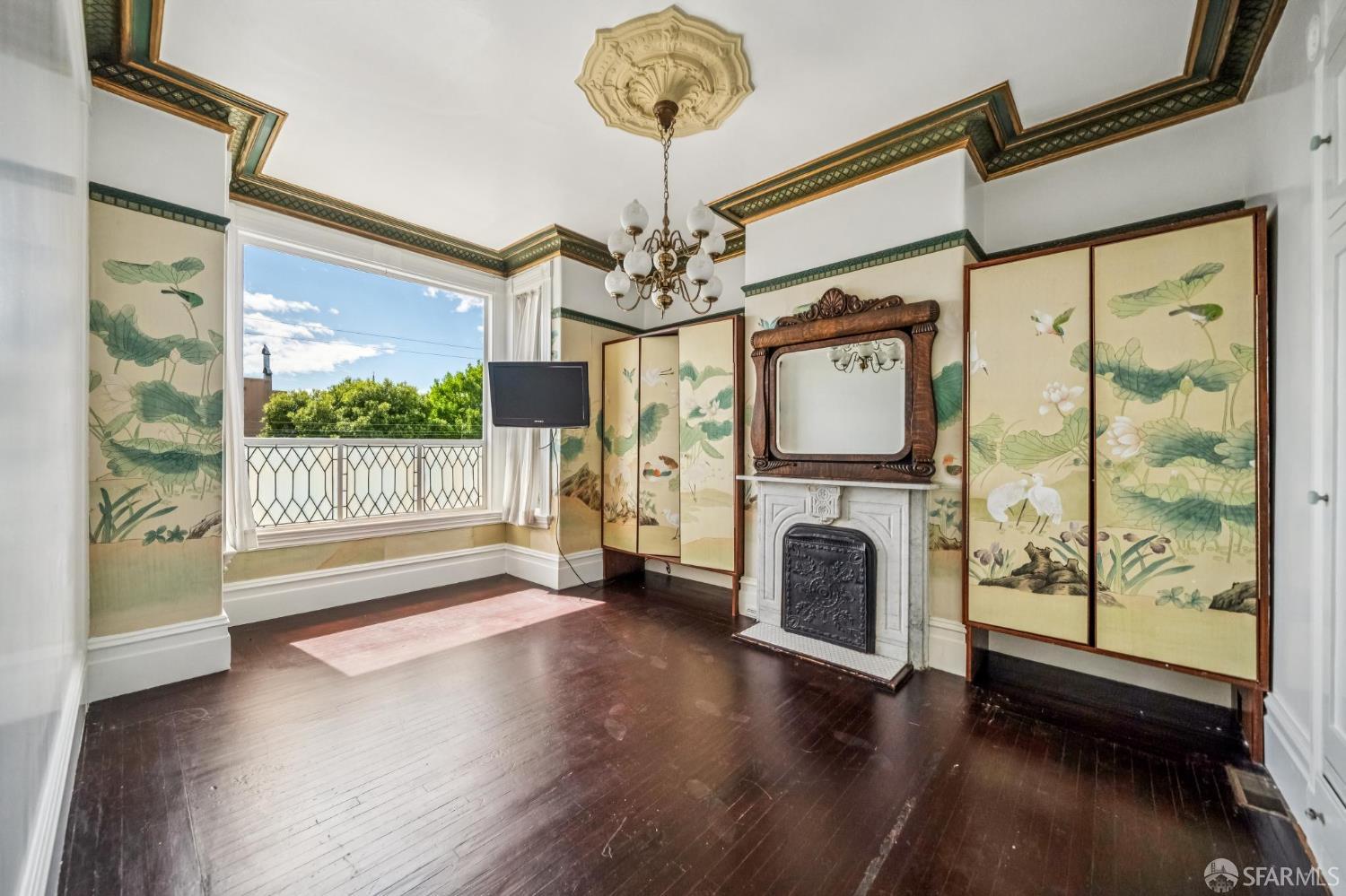 3846 Cesar Chavez Street