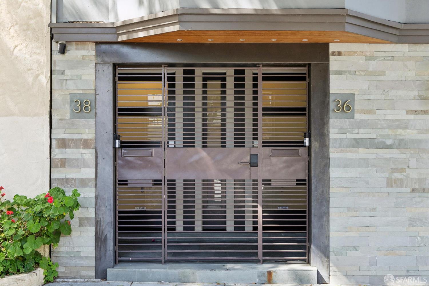 38 Camp Street