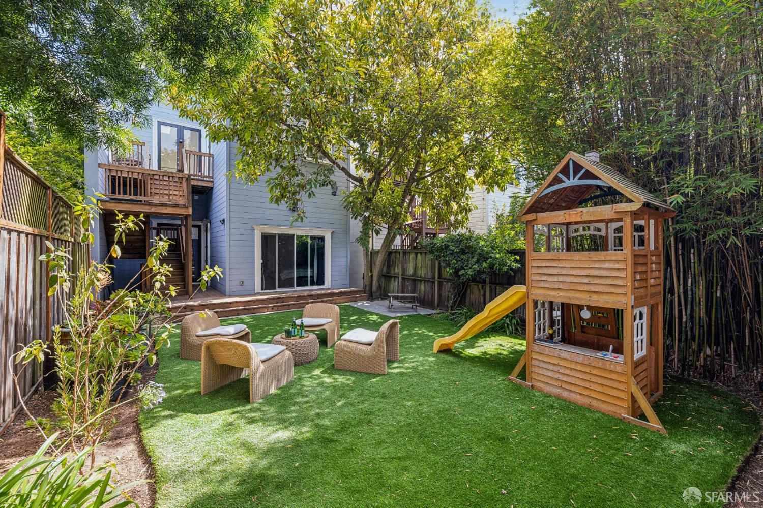 2718 Pine Street