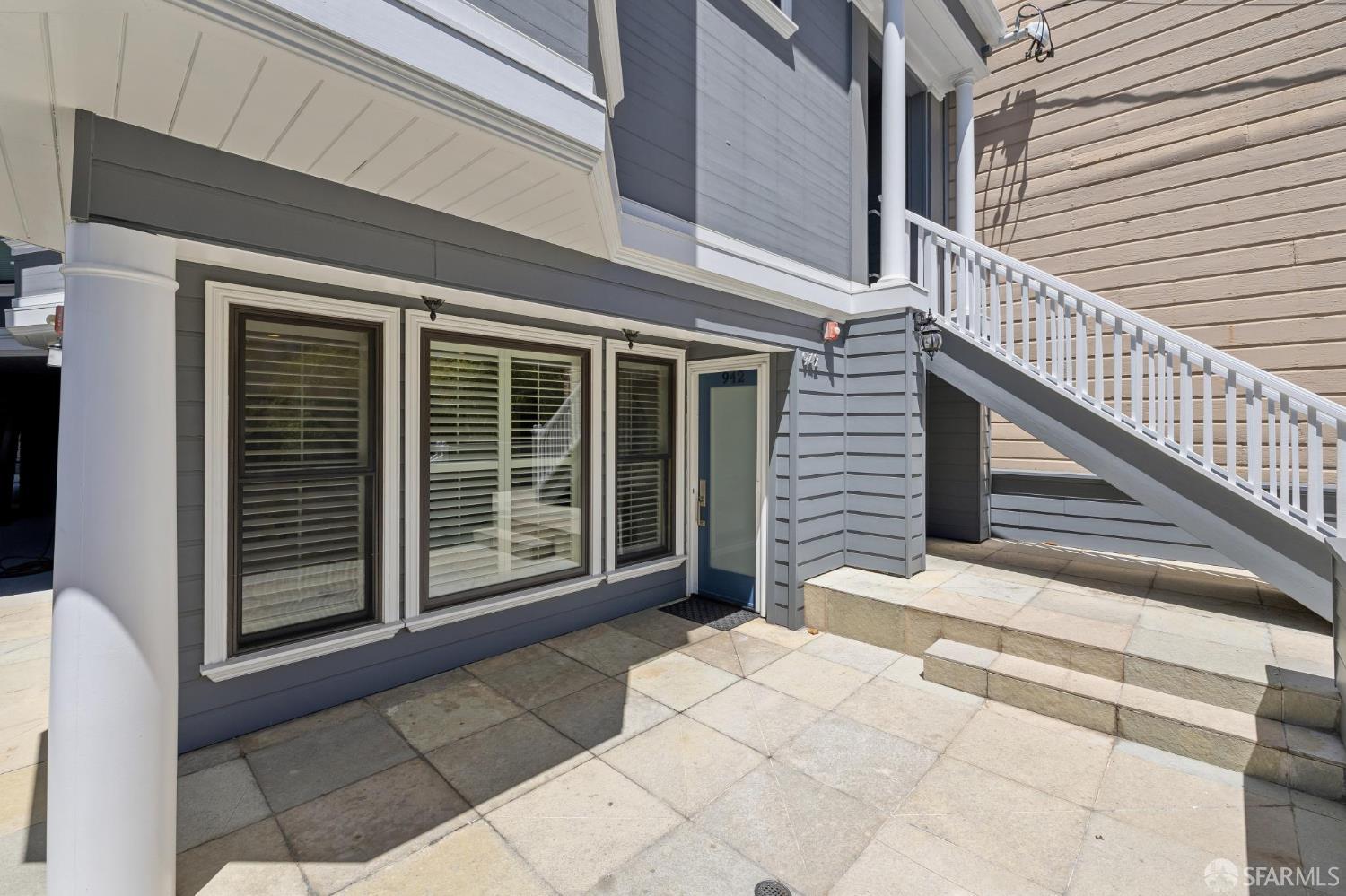 942 South Van Ness Avenue