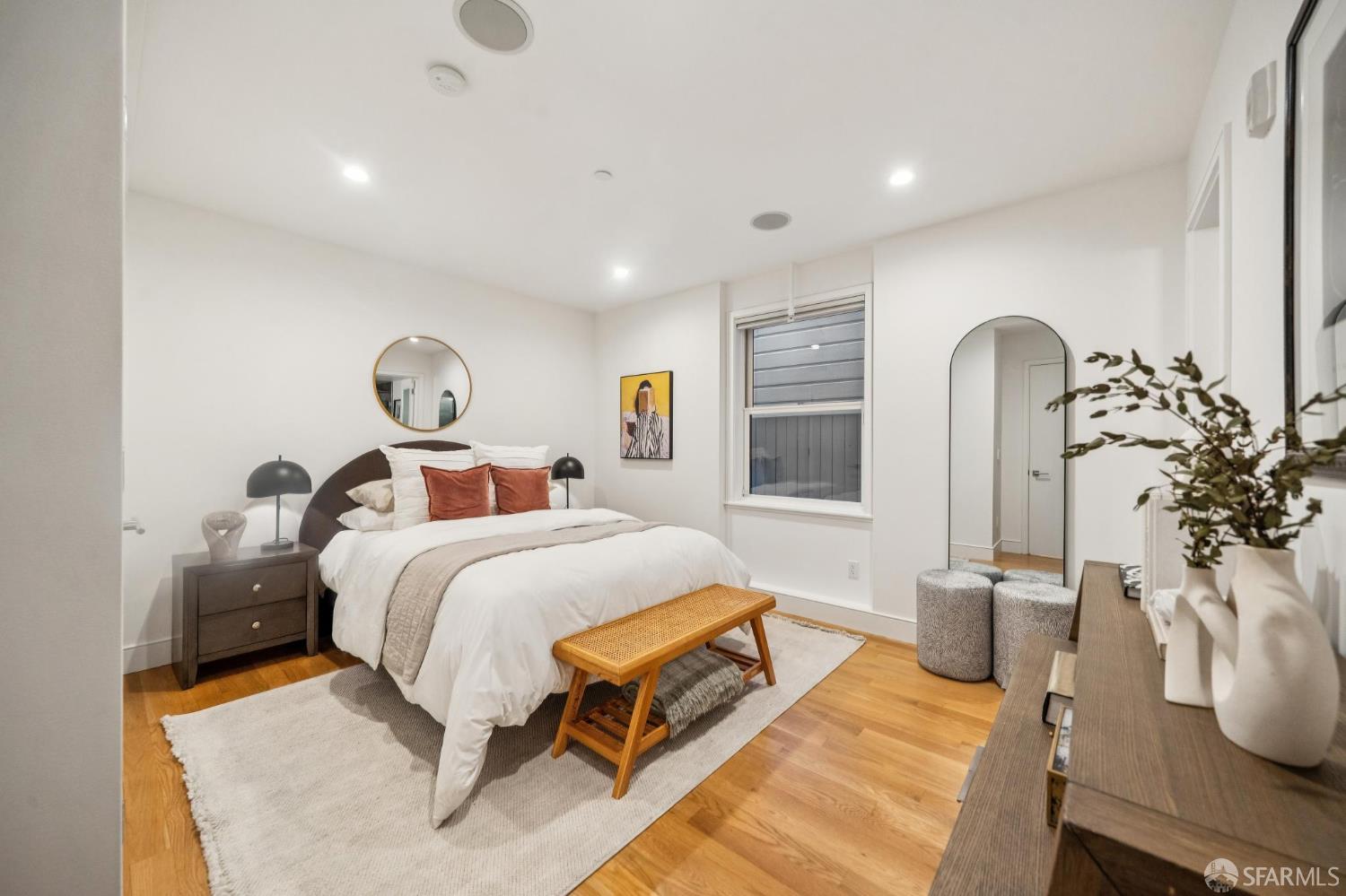 942 South Van Ness Avenue