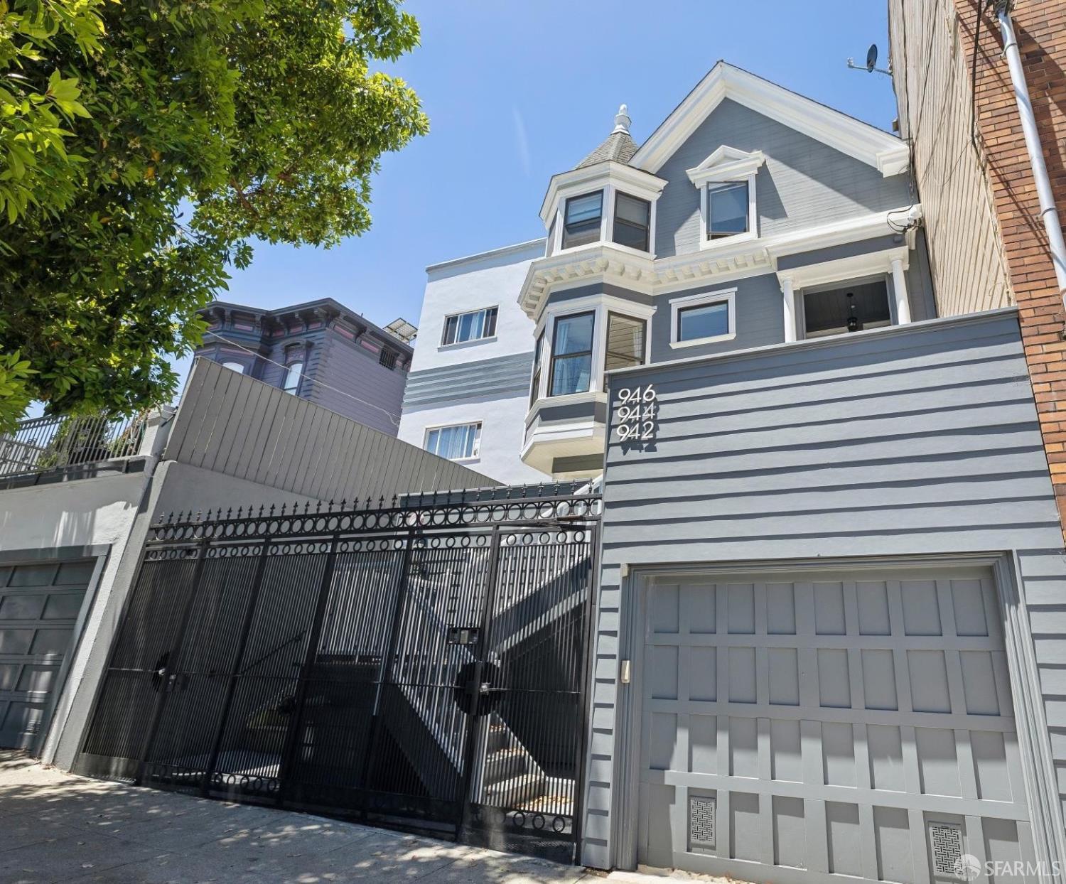 942 South Van Ness Avenue
