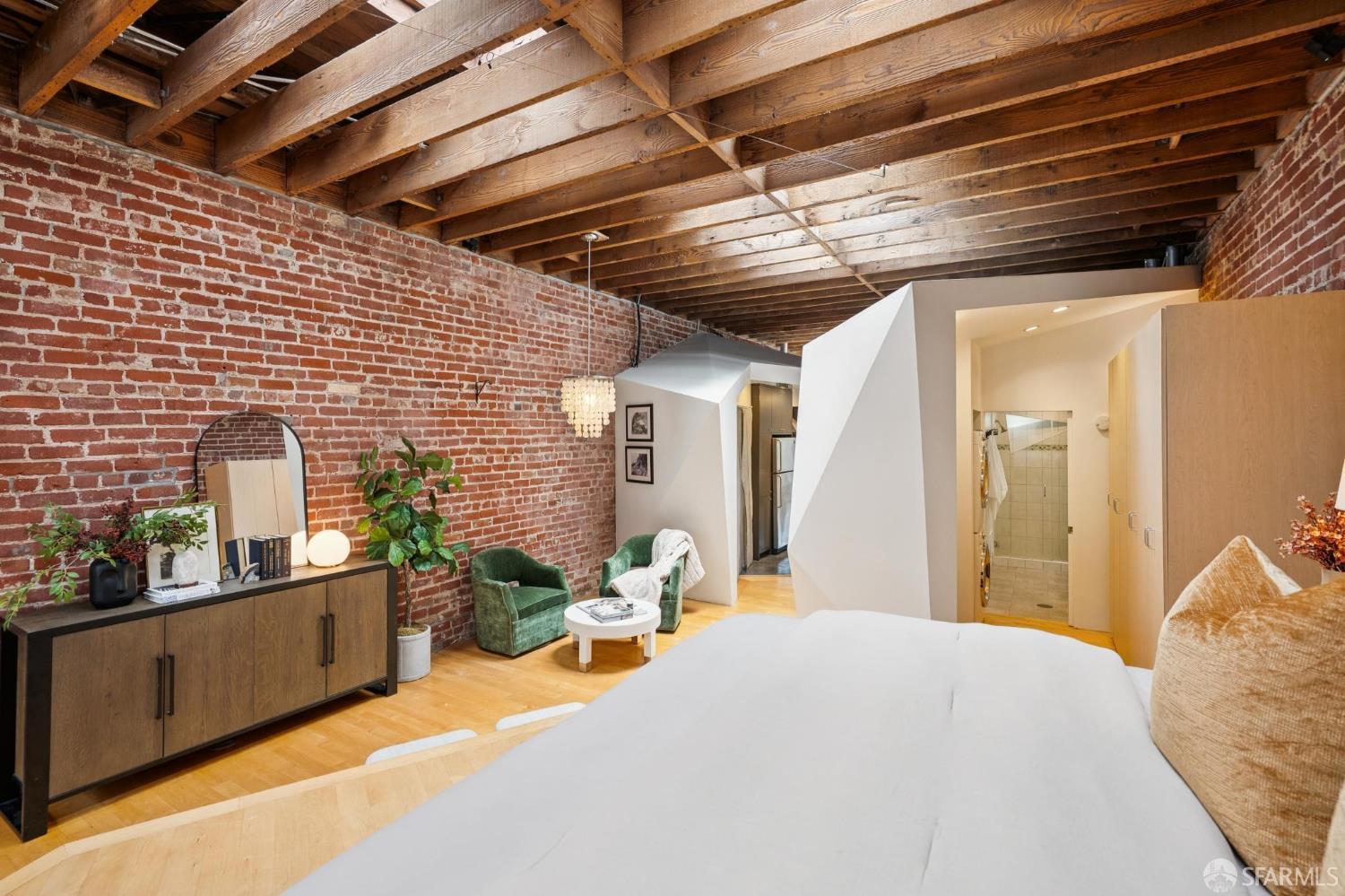 3132 Laguna Street