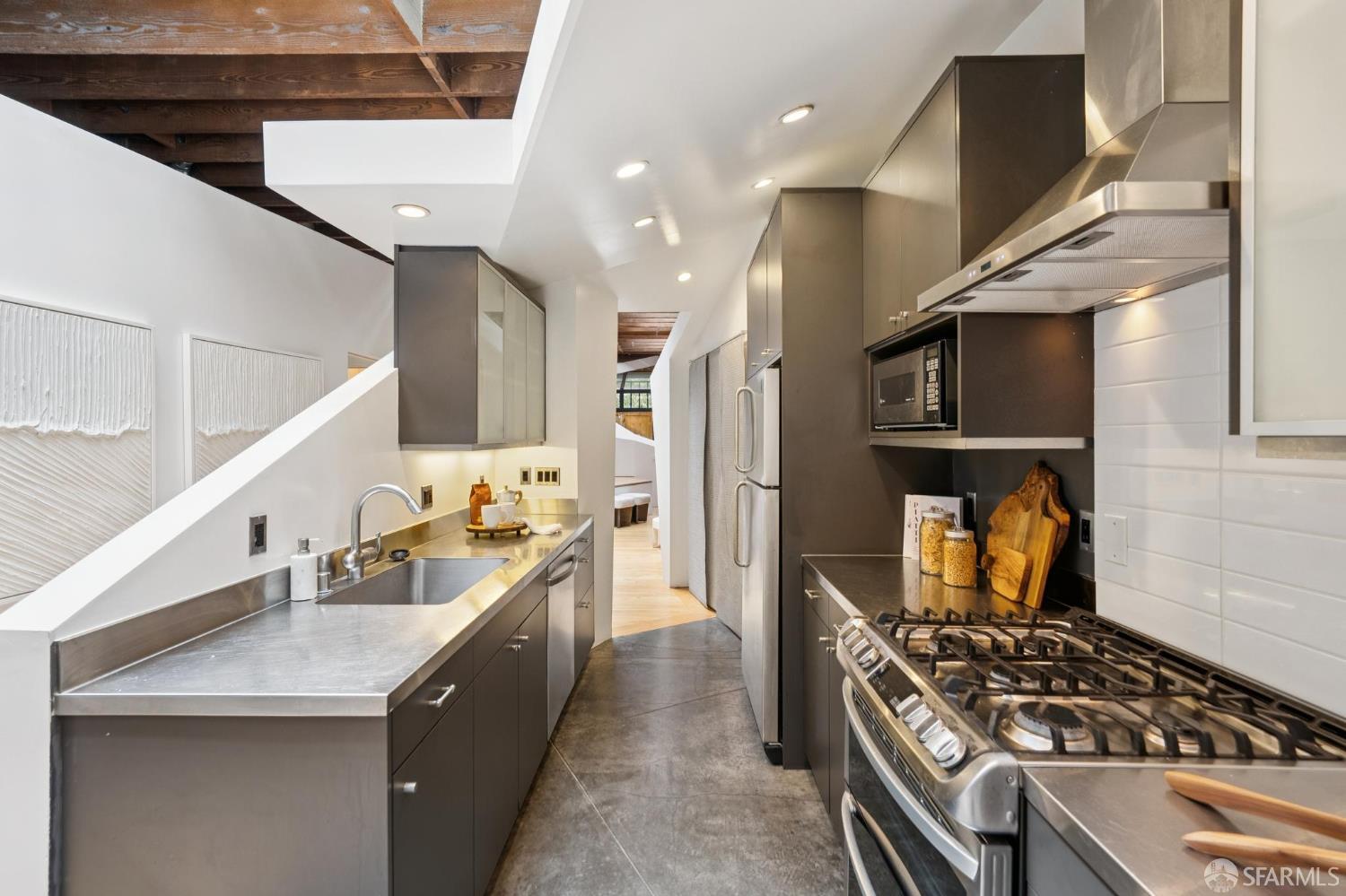 3132 Laguna Street