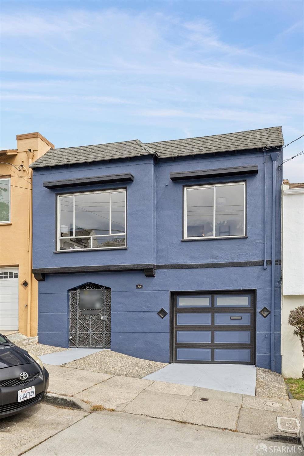 23 Esquina Drive