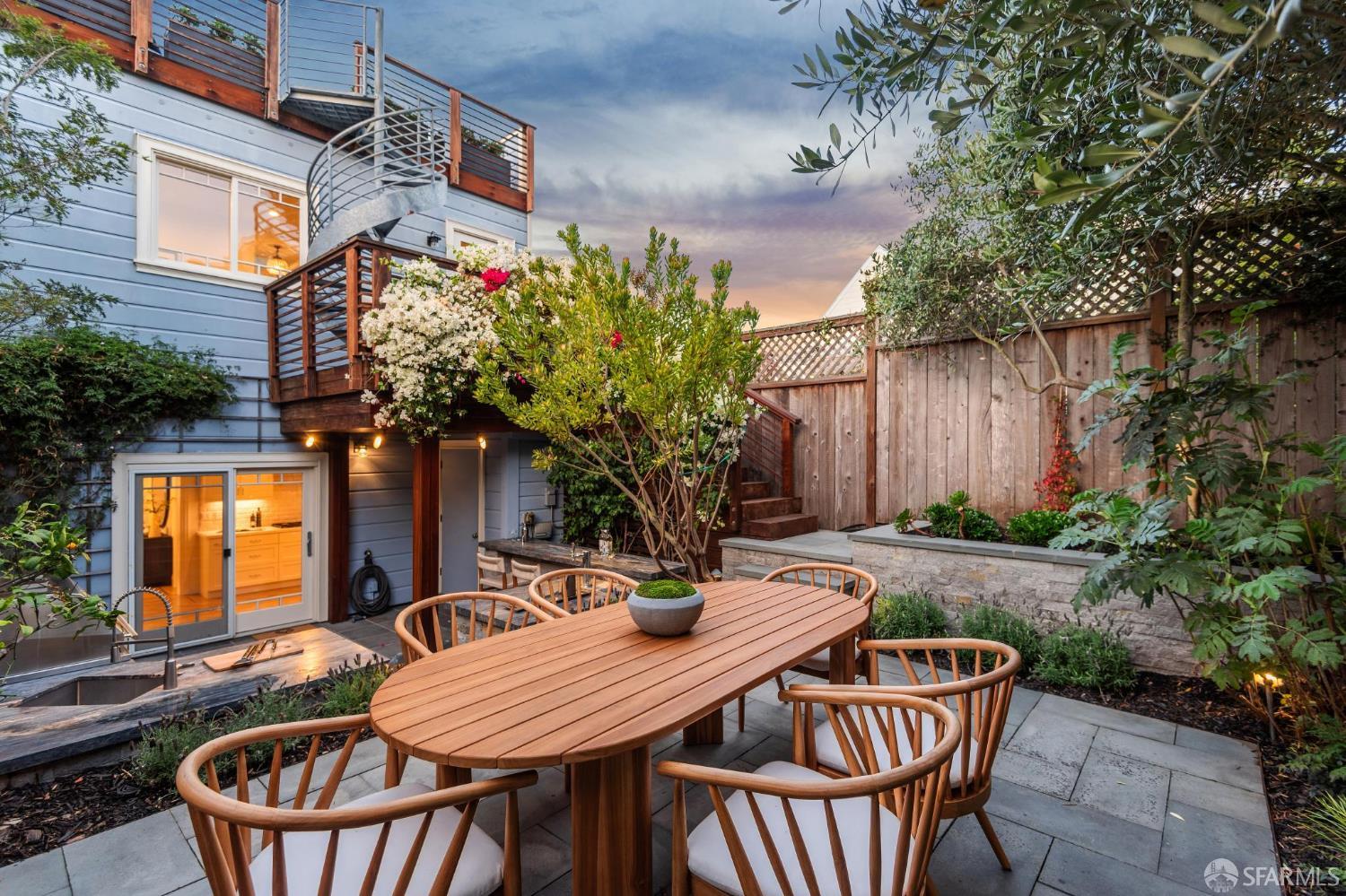 23 Peralta Avenue