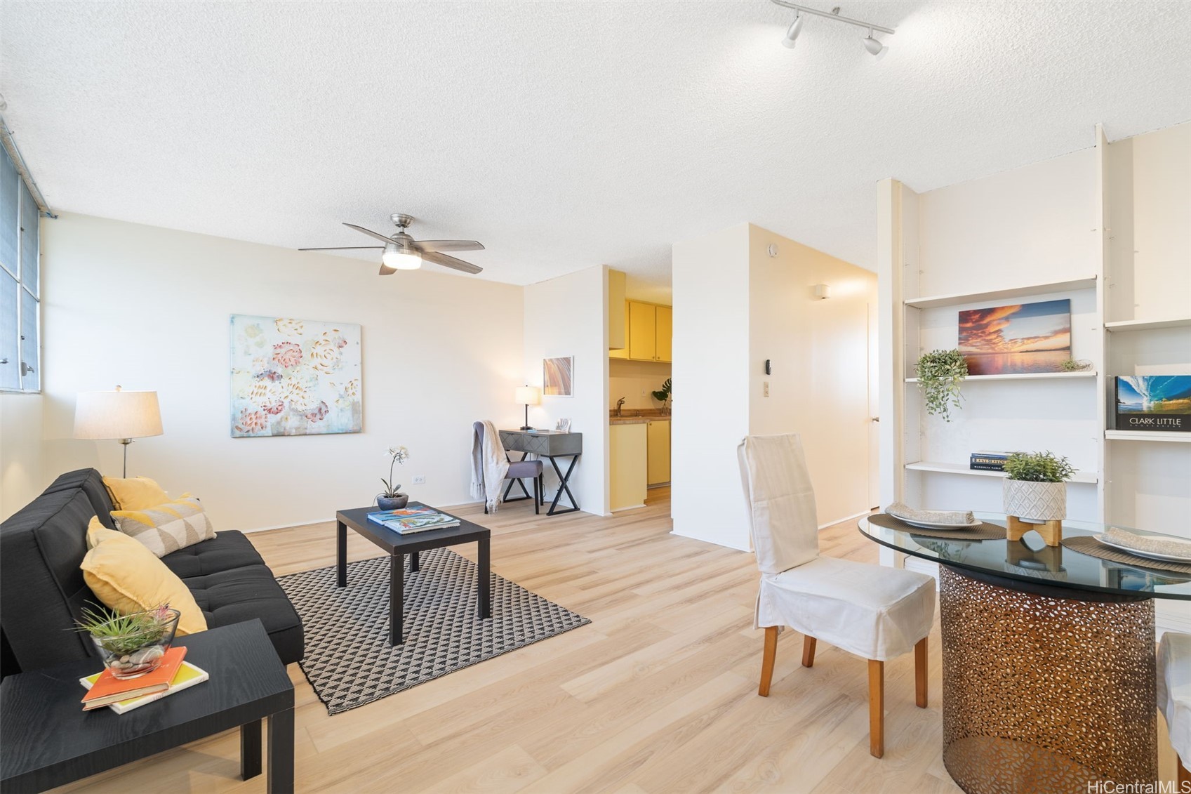 1127 Davenport Street 203